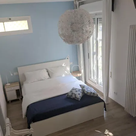Casina Blu Sulla Viserba 公寓
